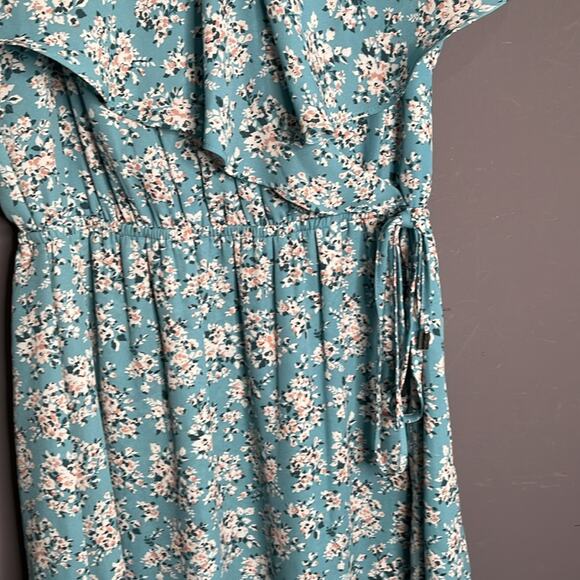 DR2 Blue and White Floral Print Wrap Dress With Ruffles Size Small - Picture 4 of 9
